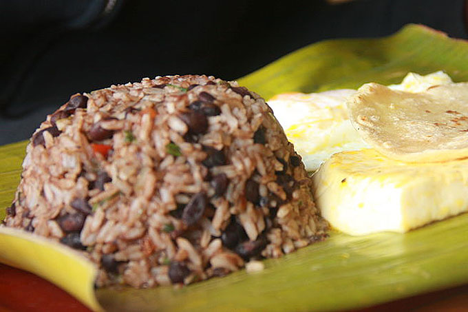 Gallo Pinto (ris og bønner)